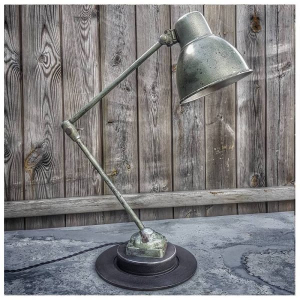 ID220 Hungarian Vintage Desk Lamp