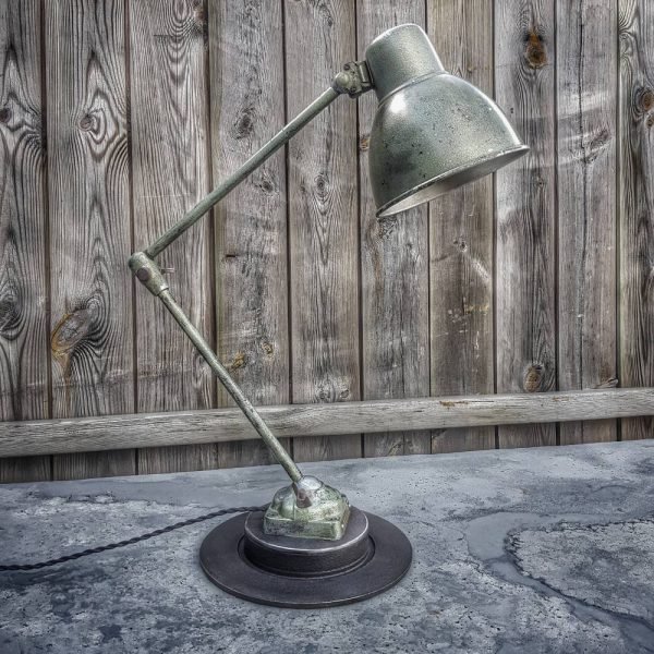 ID220 Hungarian Vintage Desk Lamp - Afbeelding 4