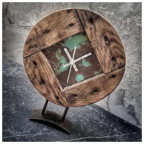 ID208 One of a kind industrial clock - Image 4